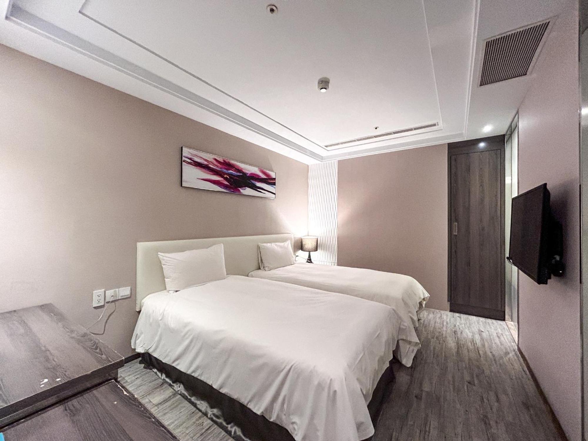 Royal Fine Hotel Гаосюн Екстер'єр фото
