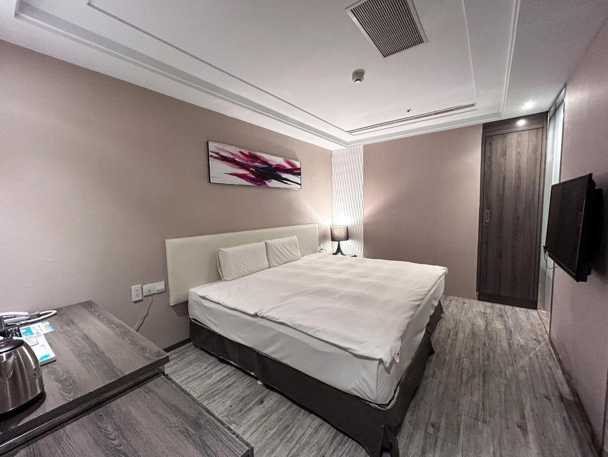 Royal Fine Hotel Гаосюн Екстер'єр фото