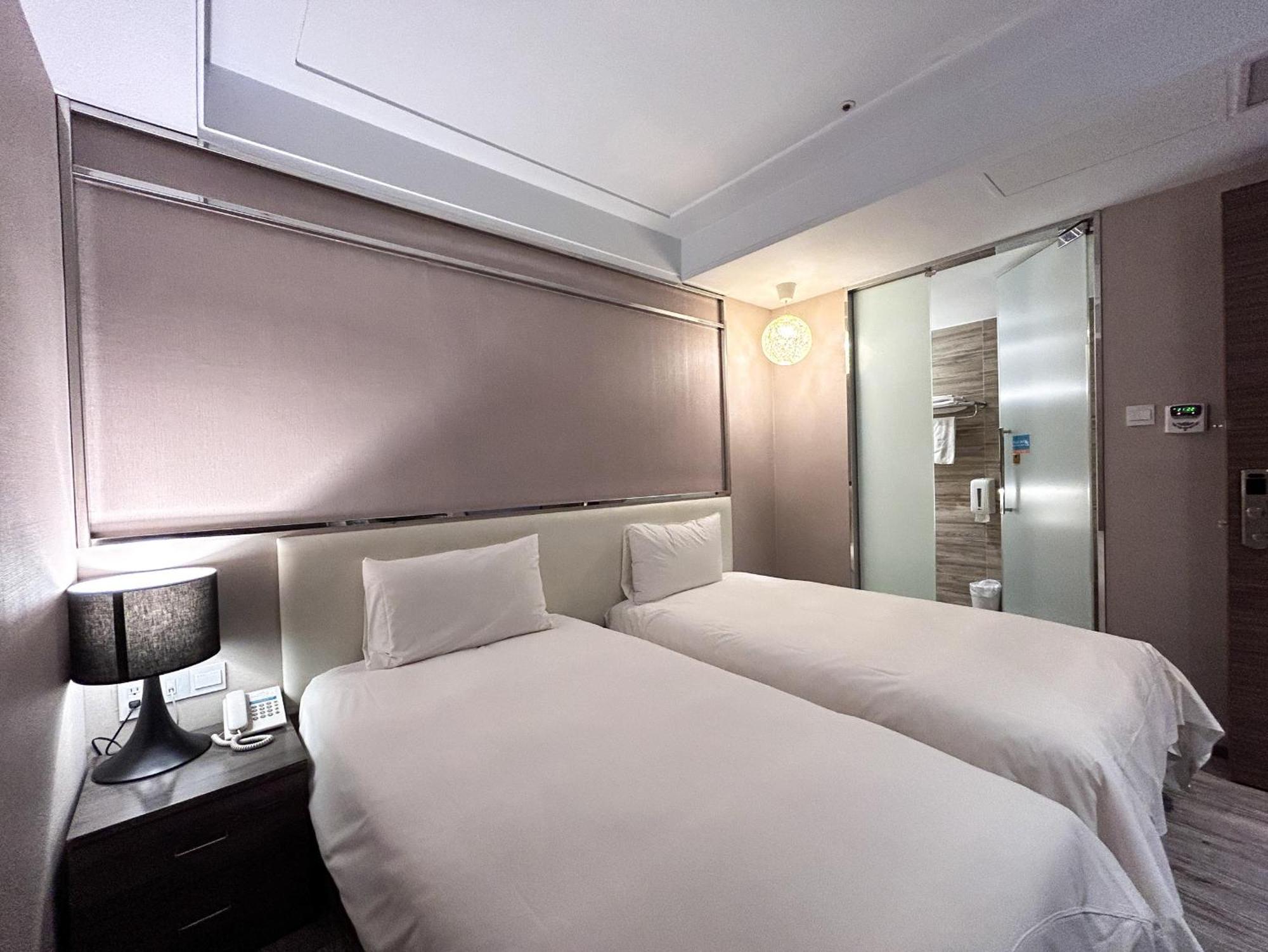 Royal Fine Hotel Гаосюн Екстер'єр фото