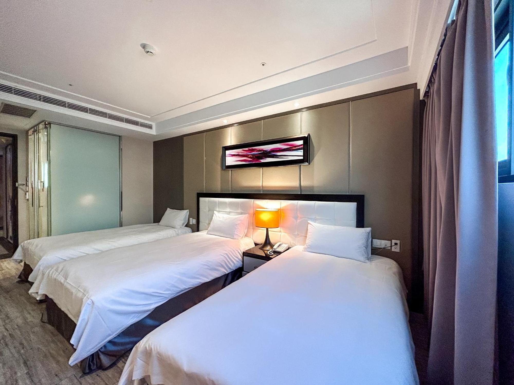 Royal Fine Hotel Гаосюн Екстер'єр фото